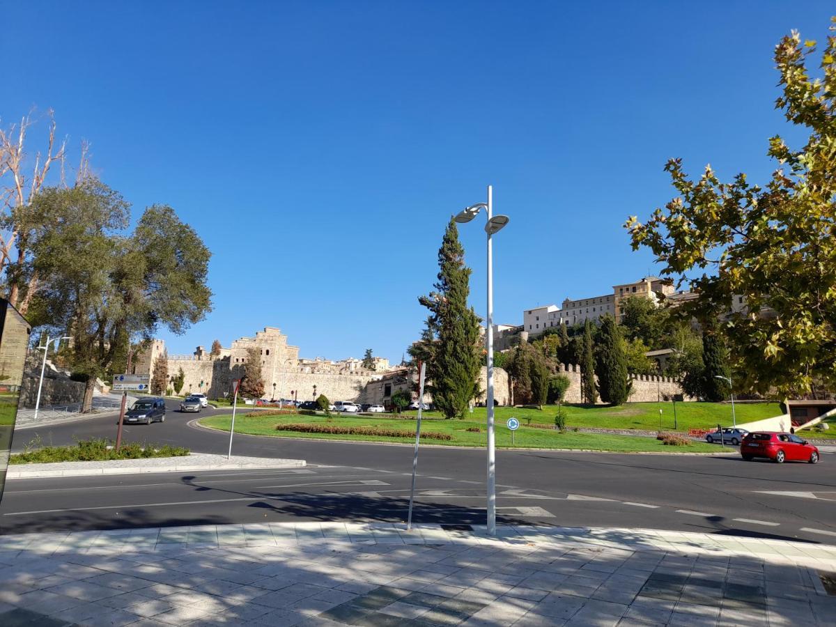 No Fiestas, 5 Dormitorios Solo Familias, Parejas O Trabajo Parking Publico Gratis A 300M Toledo Dış mekan fotoğraf
